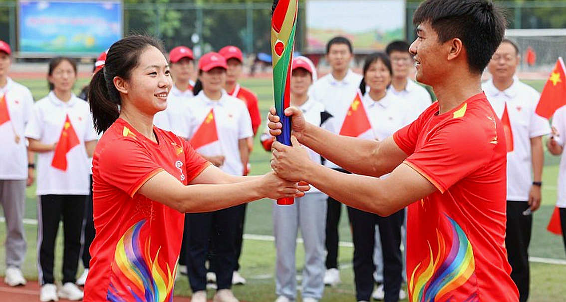 Rừng dữ liệu và những nhịp đập của bóng đá Việt Nam: Khi quyền thay người thứ năm định hình một thế hệ
