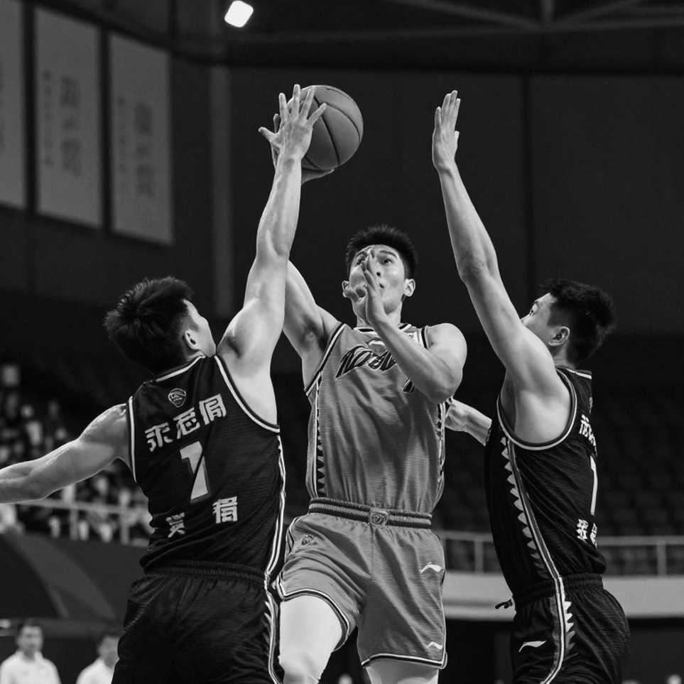 Trent Forrest và bài toán đa năng: Fenerbahçe đang mua một vũ khí chiến lược hay một canh bạc? Trent Forrest và bài toán đa năng: Fenerbahçe đang mua một vũ khí chiến lược hay một canh bạc?