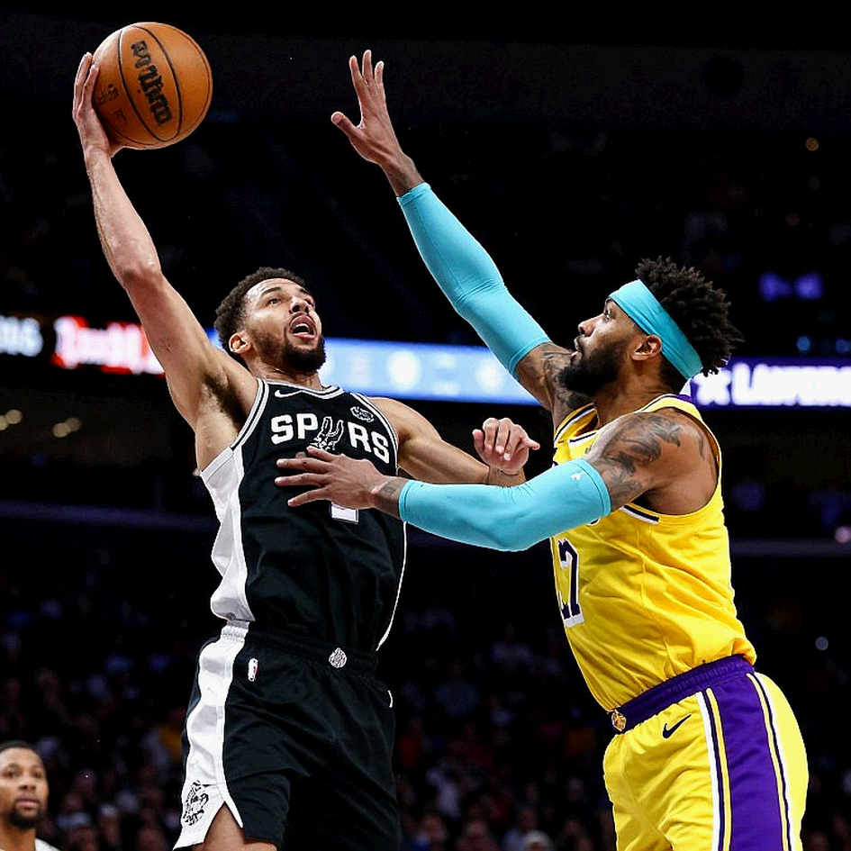 Karl-Anthony Towns Willing to Take Less: New York Is Asking Its Star to Fund the Bench