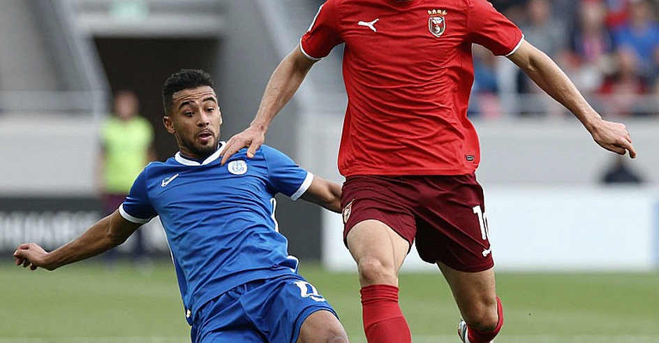 Cú chạm định mệnh: Andros Townsend, chiếc xe lăn sân và lỗ hổng an toàn của Thai League 1