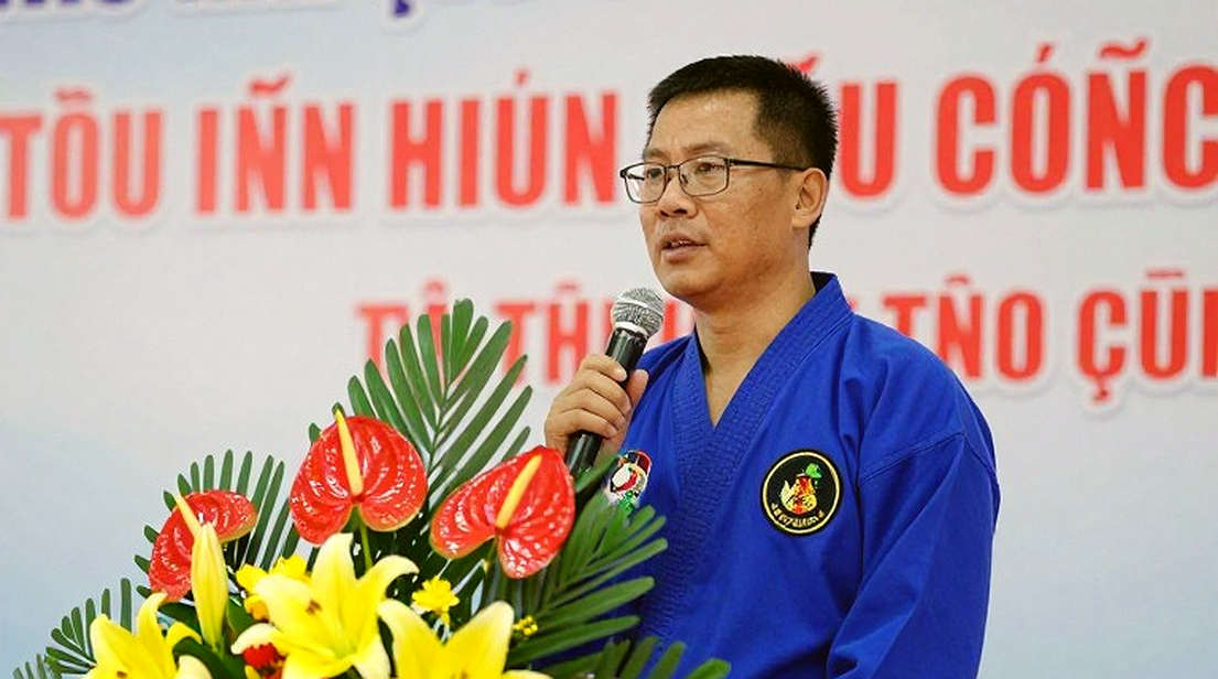 Dương Thúy Vi và biên độ 0,133 điểm: Nhật ký cơ thể của người đàn bà đi cuối Dương Thúy Vi và biên độ 0,133 điểm: Nhật ký cơ thể của người đàn bà đi cuối