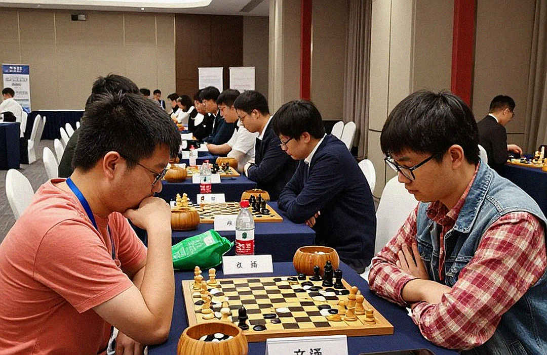 Ứng viên FIDE Rosenstein hứa đưa Carlsen trở lại, đối mặt nghi vấn lợi ích cá nhân trước thềm bầu cử