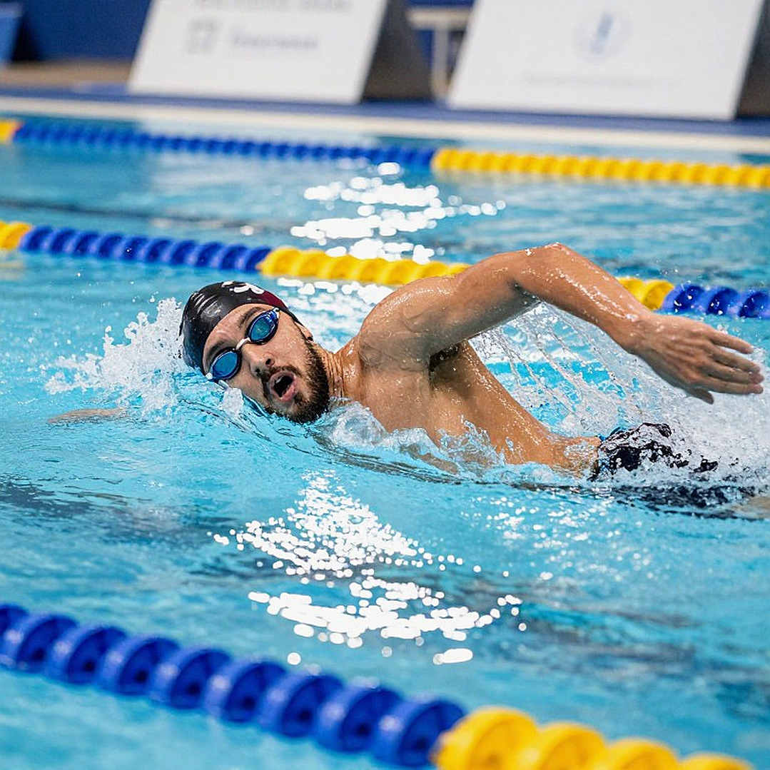 Eight Months After Giving Birth, Abbey Weitzeil Swims 23.72 in the 50m Free — and the Right Benchmark Is 23.44