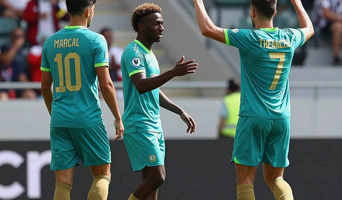 Carlos Álvarez và biệt danh 'Pelusa': Khi América đặt cược vào một cái bóng chưa dài Carlos Álvarez và biệt danh 'Pelusa': Khi América đặt cược vào một cái bóng chưa dài