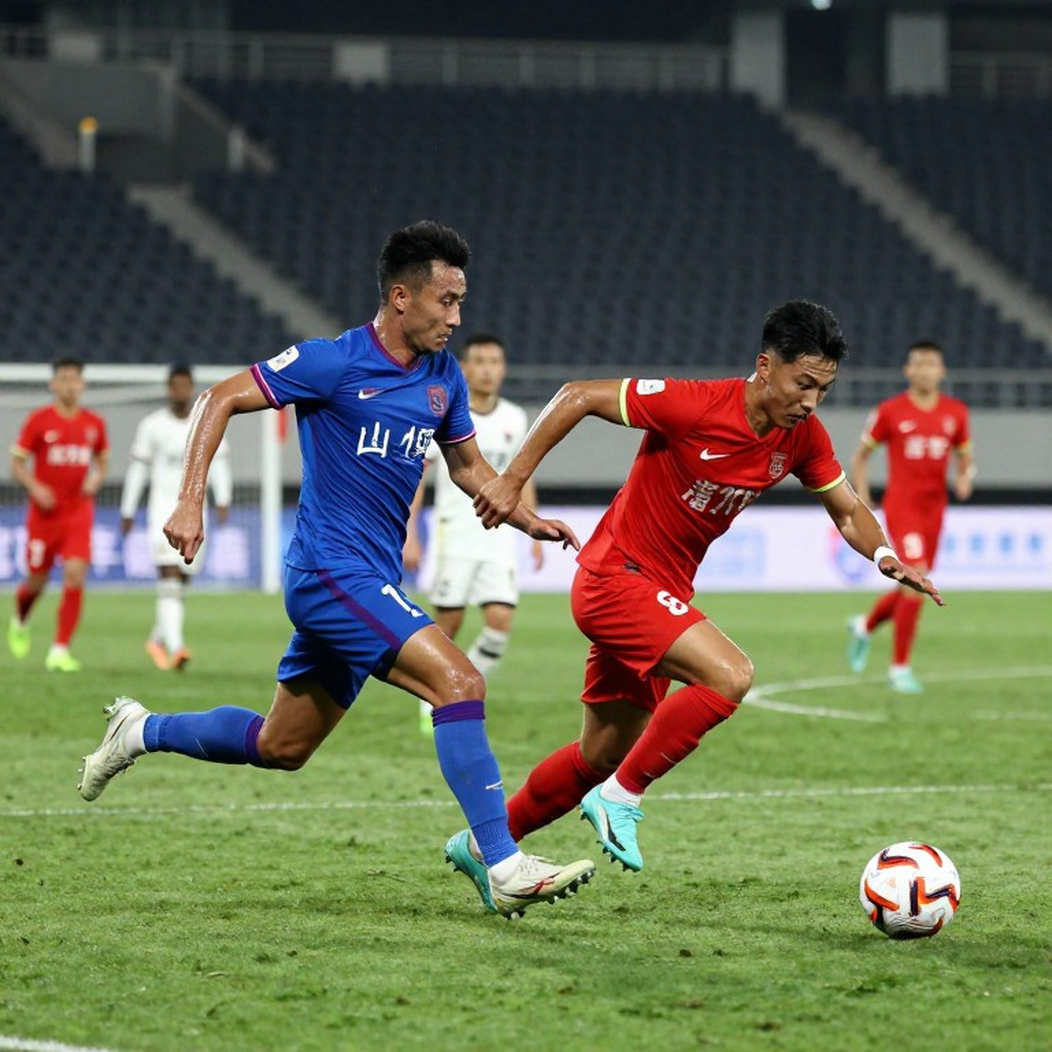 Dinh Bac Named Vietnam Vice-Captain: The Real Signal Is in the Notebook Line, Not the Smile Dinh Bac Named Vietnam Vice-Captain: The Real Signal Is in the Notebook Line, Not the Smile