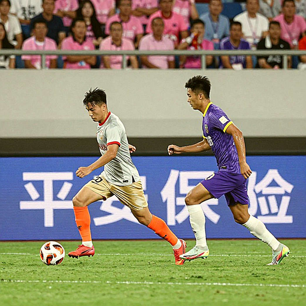 VAR ở V.League: Công nghệ đã đến, chuẩn mực phán quyết thì chưa