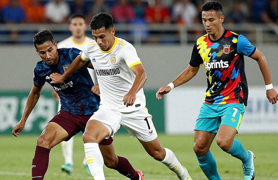 Hợp đồng bóng ma ở V-League: tiền đi trước, giấy tờ về sau