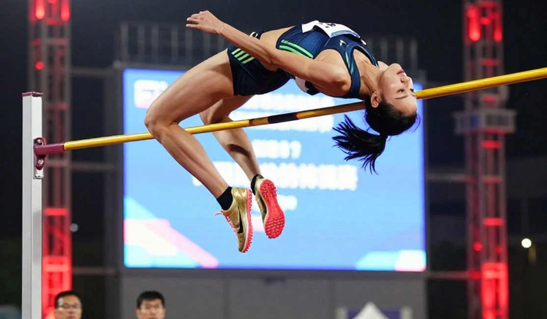 21.47 Seconds in the Sydney Sweeney Storm: When the 200m Track Was Forced to Speak 21.47 Seconds in the Sydney Sweeney Storm: When the 200m Track Was Forced to Speak