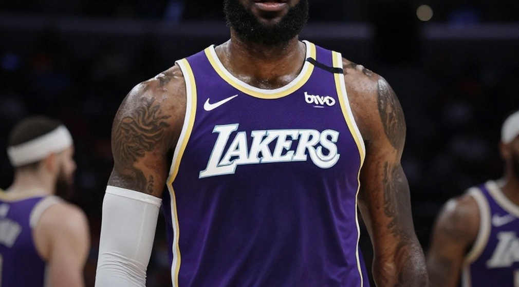 Johnathan Motley's Nightmare Debut: Why a -13 PIR Is a Story About How We Read Basketball, Not About a Player Johnathan Motley's Nightmare Debut: Why a -13 PIR Is a Story About How We Read Basketball, Not About a Player