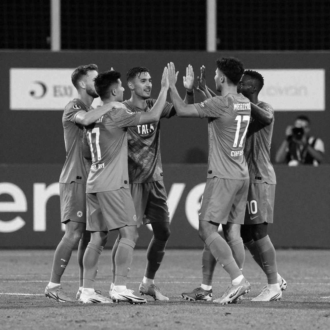 4 đại diện V-League gục ngã ở Cúp quốc gia: Sự thờ ơ hay bài toán sinh tồn? 4 đại diện V-League gục ngã ở Cúp quốc gia: Sự thờ ơ hay bài toán sinh tồn?