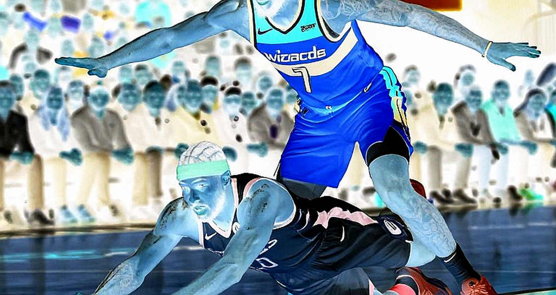 "Gã khổng lồ ngủ quên": Apron thứ hai và cuộc thanh trừng thầm lặng của NBA